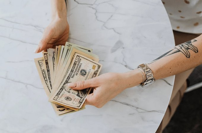 Differences Between Traditional and Digital Accounting Services