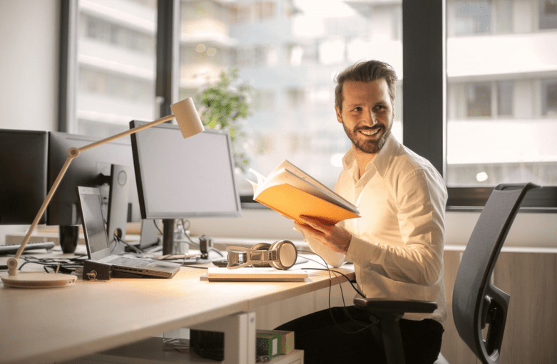 Things to Consider When Choosing Your Invoice Factoring Broker